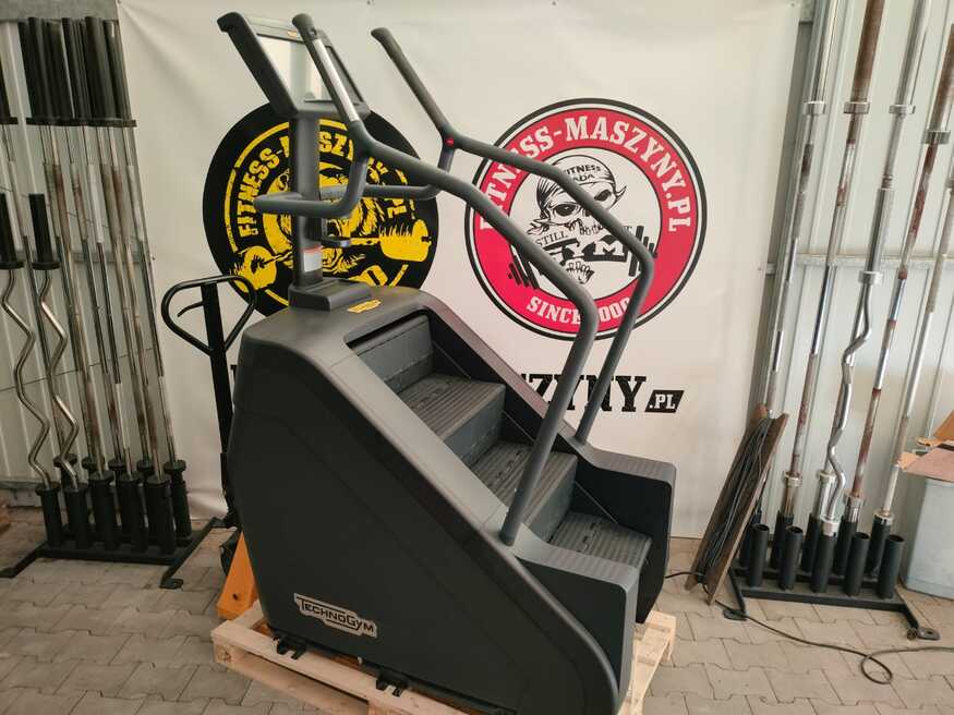 Schody treningowe TECHNOGYM CLIMB 1000 LIVE