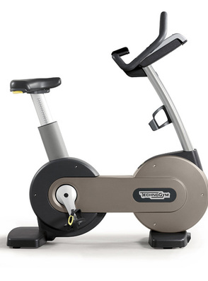 TECHNOGYM EXCITE NEW BIKE 700TV rower